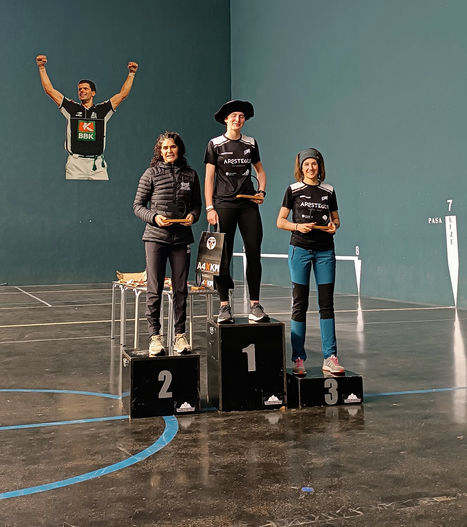 Niobe Arregui, de 17 años, da la campanada en el Campeonato Navarro de Duatlón